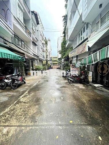 Cho thuê nhà góc 2MT Đường số 6 Phường 4, Quận 4.