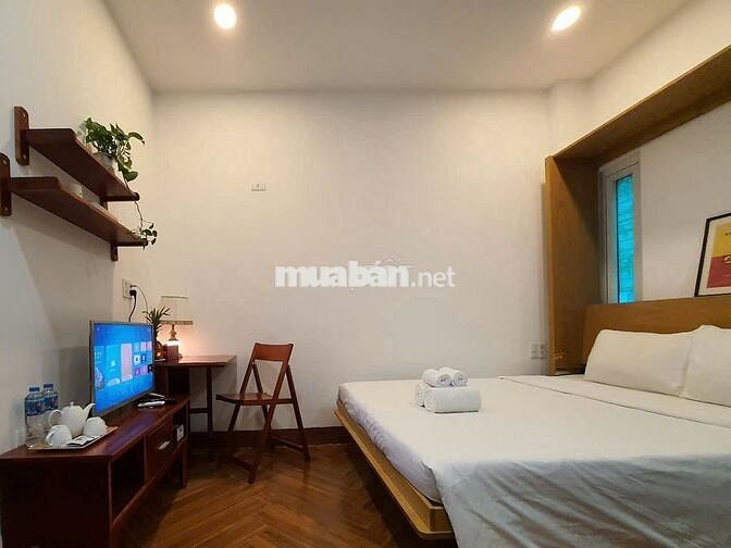 Cho thuê căn hộ studio, trung tâm biển, full nội thất, có thang máy