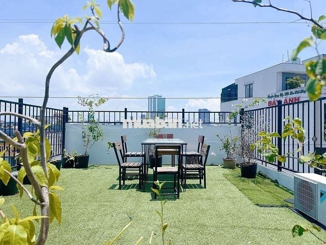 Cho thuê căn hộ studio, trung tâm biển, full nội thất, có thang máy