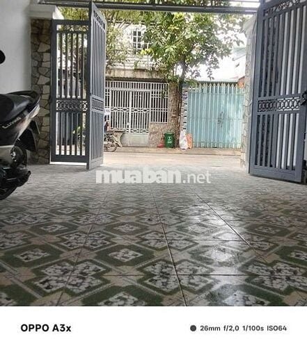 Nhà Mat tiền đông thạnh 1_3 gần huong lộ 80b  xe 16 chỗ ngủ trong nhà