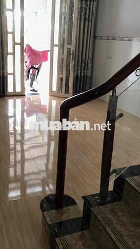 Cho thuê nhà nguyên căn gần chợ Hưng Long