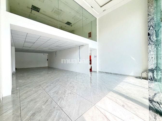 Cho thuê mặt bằng trệt - lửng tòa nhà văn phòng trung tâm Bình Thạnh