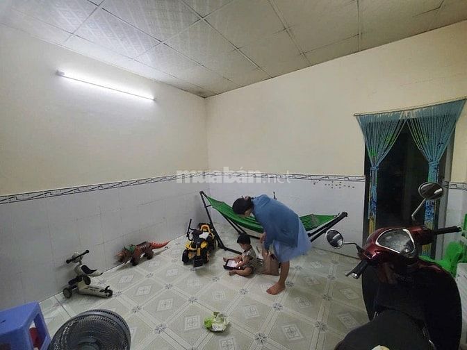 Cho thuê nhà nguyên căn cấp 4, dt: 40 m, điện nước giá NN! Giá 3 triệu