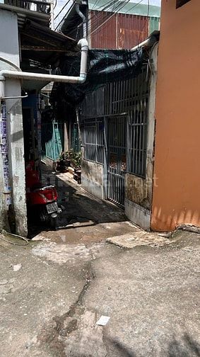 Cho thuê nhà nguyên căn cấp 4, dt: 40 m, điện nước giá NN! Giá 3 triệu