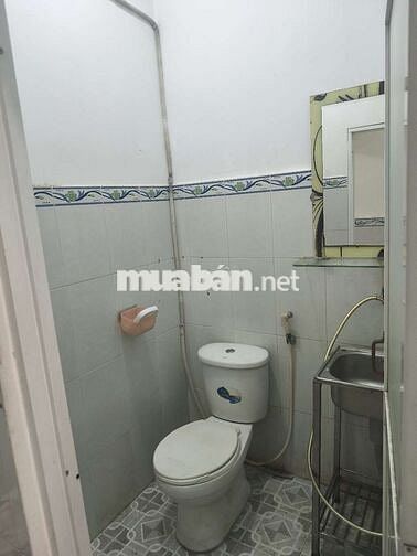 Cho thuê nhà nguyên căn ngay cầu Tân Thuận 1