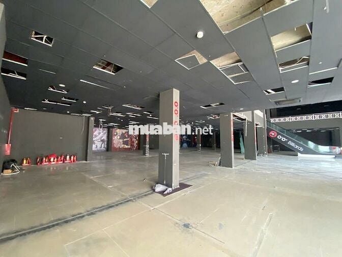 MB 2100m2 Sàn Suốt TrầnCao 5m MT Cộng Hoà ngay Pico Plaza