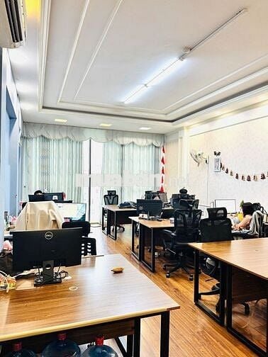 Giảm giá sàn văn phòng 70m² tại Nguyên Hồng, Đống Đa, LH  E Đô