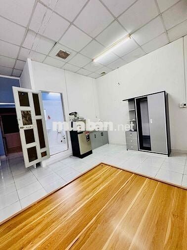 Phòng giá rẻ Nguyễn Kiệm P4 Phú nhuận giá 4tr lầu2 P201,có cửa sổ,20m2