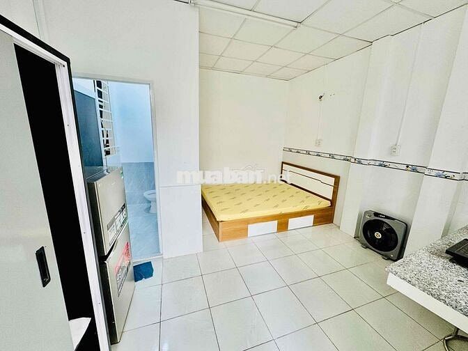 Phòng giá rẻ Nguyễn Kiệm P4 Phú nhuận giá 4tr lầu2 P201,có cửa sổ,20m2