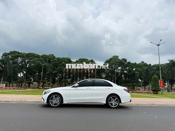 Mercedes-Benz C300 AMG 2016 Trắng Tự động Xăng