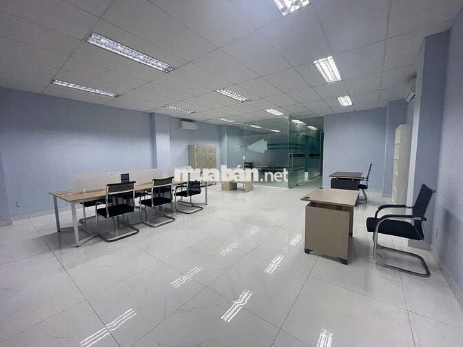 CHO THUÊ VĂN PHÒNG 75M² FULL NỘI THẤT, SẴN VÁCH KÍNH - VẠN PHÚC CITY