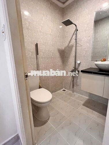 CHÍNH CHỦ CHO THUÊ CĂN HỘ 2PN 2WC QUẬN 4 LIỀN KỀ QUẬN 1