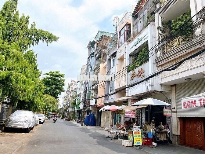 Bàu Cát, Q. Tân Bình. Cho thuê nhà mặt tiền nguyên căn! Dt 5*20, 3 lầu