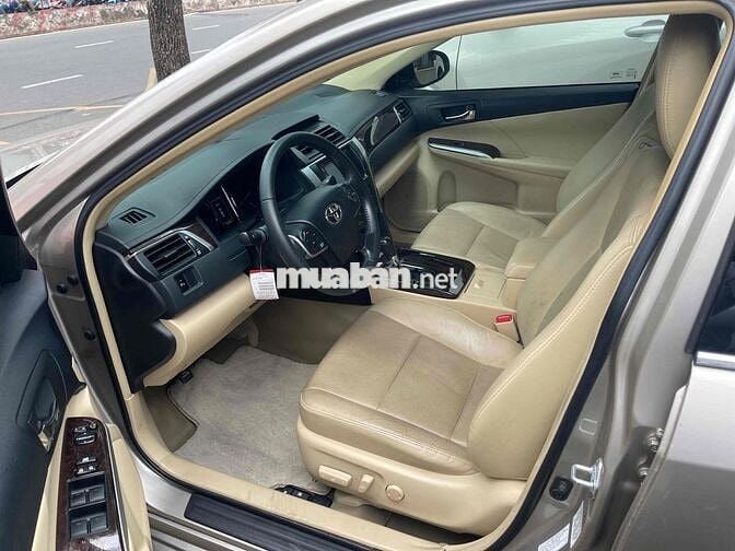 Toyota Camry 2.0E 2015 / Giá thương lượng