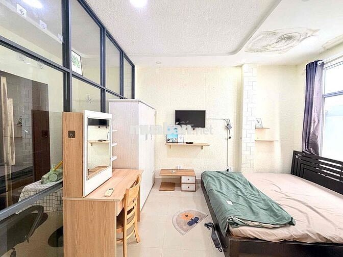 Cho Thuê Căn Hộ 1PN Tách Bếp Bancol  Full NT Ngay Bờ Kè Hoàng Sa Q1