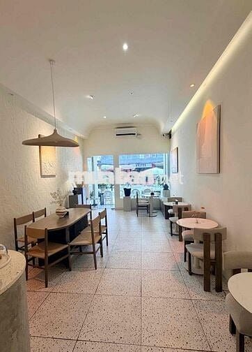 SANG NHƯỢNG QUÁN CÀ PHÊ MẶT TIỀN NGUYỄN CÔNG TRỨ