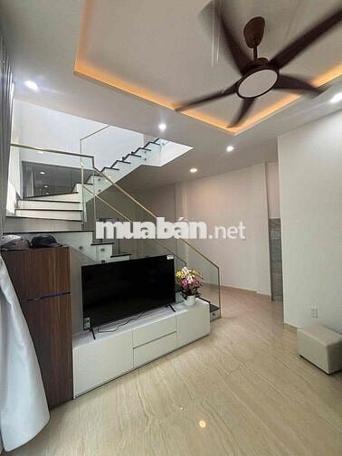 SIÊU PHẨM NHÀ 2 TẦNG GẦN AEON MALL – LÊ ĐỘ