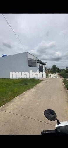 Gần QL50 135m2 giá 600tr sổ hồng riêng xây dựng tự do