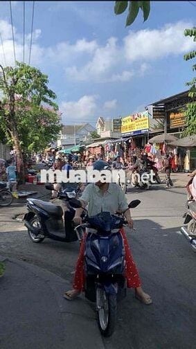 Bán Nhà MT ngay Chợ - UBND Xuân Thới Thượng - DT:4x35-Trệt- Lầu - Mới