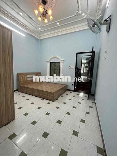 Nhà Hẻm 10M Thông Lý Thánh Tông.DT:4 X 20 3lầu 4PN 3WC nội thất cơ ban