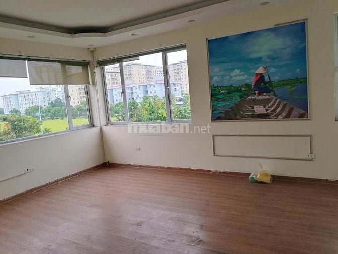 Cho thuê nhà nguyên căn tại Duy tân 60m2, 5 tầng. Mt 5m, nhận nhà ngay