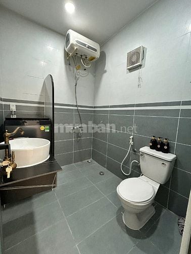 BÁN GẤP CĂN HỘ 319 LÝ THƯỜNG KIỆT QUẬN 11