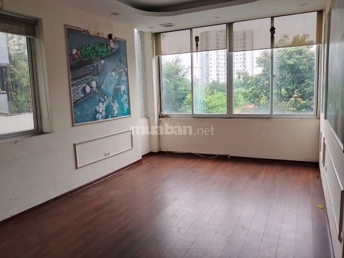 Cho thuê nhà nguyên căn tại Duy tân 60m2, 5 tầng. Mt 5m, nhận nhà ngay