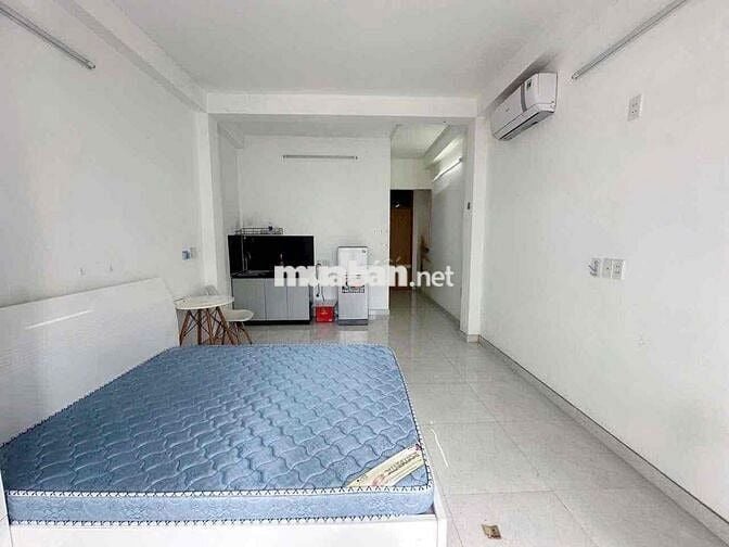 PHÒNG FULL NỘI THẤT | BAN CÔNG 50M2 | THANG MÁY | NGAY HÙNG VƯƠNG Q5