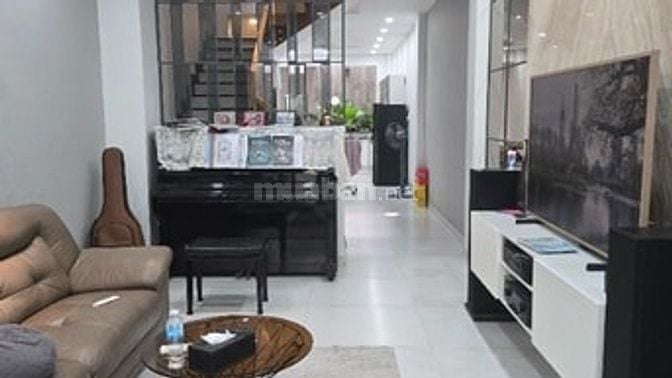 Tôi chính chủ bán nhà, nội thất Đức, khu vip an ninh, yên tĩnh