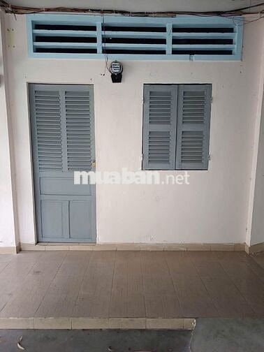 NHÀ TRỌ GÒ VẤP MẶT ĐẤT SÂN RỘNG CÓ GÁC CHO NUÔI THÚ CƯNG