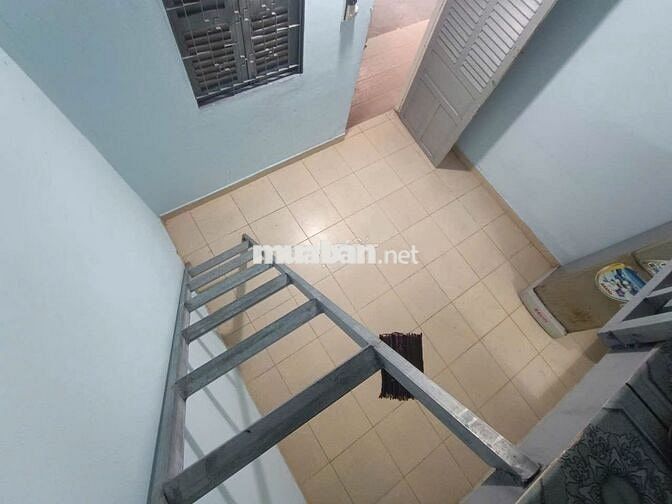 NHÀ TRỌ GÒ VẤP MẶT ĐẤT SÂN RỘNG CÓ GÁC CHO NUÔI THÚ CƯNG