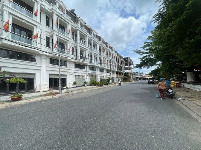 Shophouse mặt tiền chợ An Sương 5 x 20, 5 tầng chỉ 14.35 tỷ