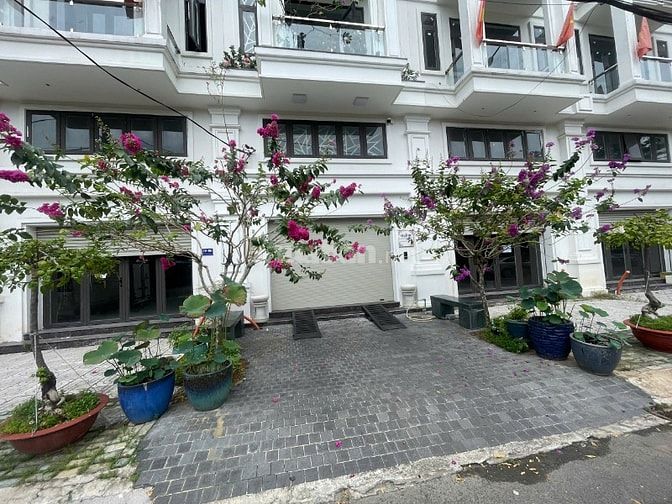 Shophouse mặt tiền chợ An Sương 5 x 20, 5 tầng chỉ 14.35 tỷ