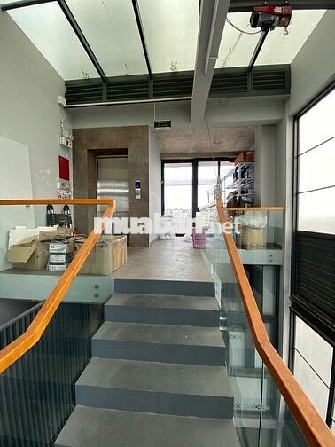 CHO THUÊ TOÀ NHÀ CAO TẦNG VIEW SÔNG –  HẦM, 7 LẦU- DTSD~1200M2