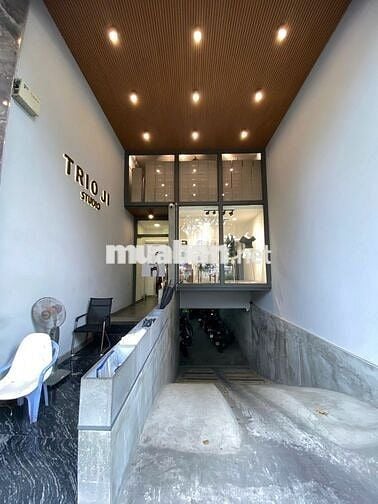 CHO THUÊ TOÀ NHÀ CAO TẦNG VIEW SÔNG –  HẦM, 7 LẦU- DTSD~1200M2