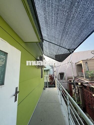 Phòng lớn 27m2, wc riêng, bếp riêng, máy lạnh, free máy giặt