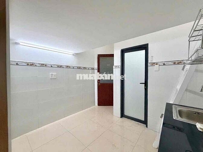Sơn Kỳ Phòng 20m2 có gác , nội thất cơ bản 3tr4