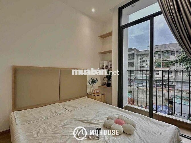 STUDIO FULL NỘI THẤT BAN CÔNG NGAY CÔNG VIÊN LÀNG HOA