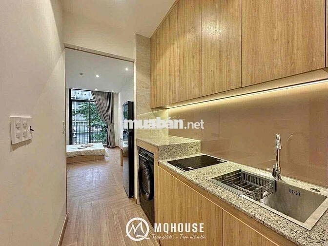 STUDIO FULL NỘI THẤT BAN CÔNG NGAY CÔNG VIÊN LÀNG HOA