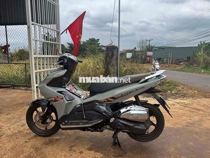 Honda Air Blade 150 Giới hạn 2022 Xám xi măng