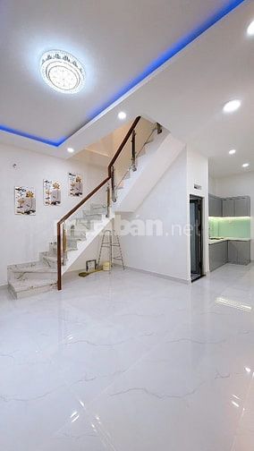 NHÀ HẺM ĐOÀN VĂN BƠ (KHU ẨM THỰC VĨNH KHÁNH), 5mx8m(2Lầu), GIÁ 5TY450