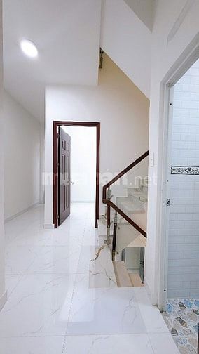 NHÀ HẺM ĐOÀN VĂN BƠ (KHU ẨM THỰC VĨNH KHÁNH), 5mx8m(2Lầu), GIÁ 5TY450
