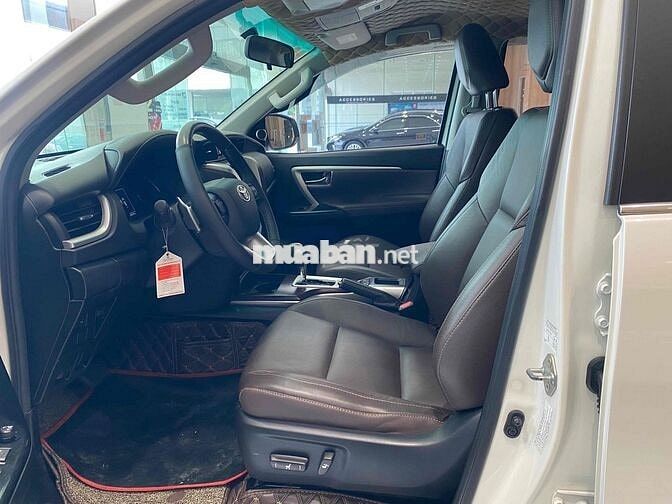 Toyota Fortuner 2.7V AT 2017 Trắng 68.000km