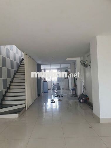 MT 1A đường 9 cx Bình Thới, DT: 4,5x15, 3 lầu, 4p, 3wc, G lh8887I2323