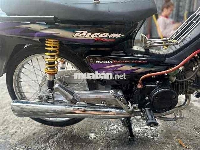 Honda Dream 2024 màu Đen