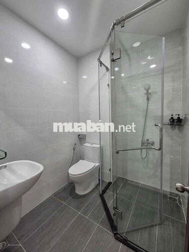 Cho thuê nhà MT Cô Giang P Cầu Ông Lãnh Q1