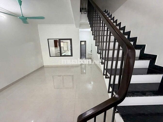CHO THUÊ NHÀ MẶT TIỀN KD TẦNG 1 TRẦN HƯNG ĐẠO, NB GẦN PHỐ CỔ HOA LƯ