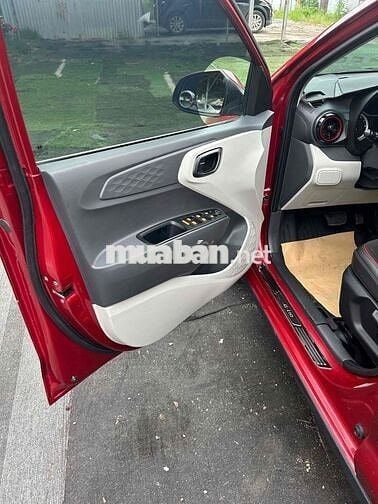 Hyundai i10 Đỏ 5 chỗ