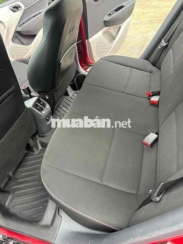 Hyundai i10 Đỏ 5 chỗ