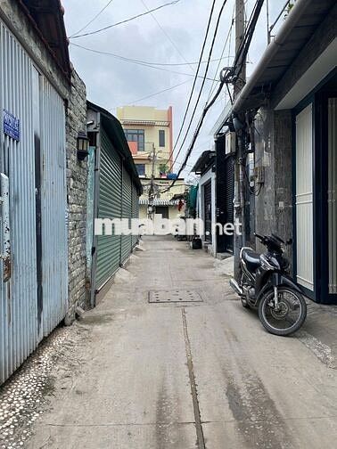 Cho thuê nhà hẻm 80 Dương Quảng Hàm, DT: 4x17,5m. Gần nhà thờ Bến Hải